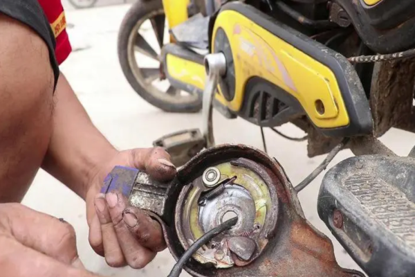 佳木斯市电动车刹车故障